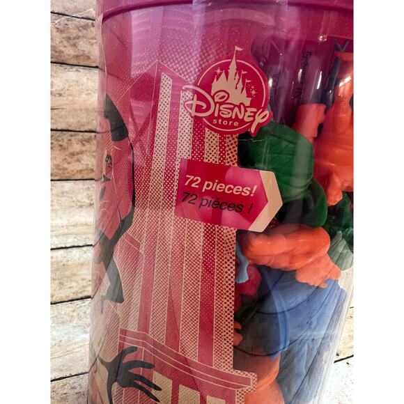 Disney Parks Incredibles 2 Tub of Heroes and Villains 2018 - Picture 3 of 7